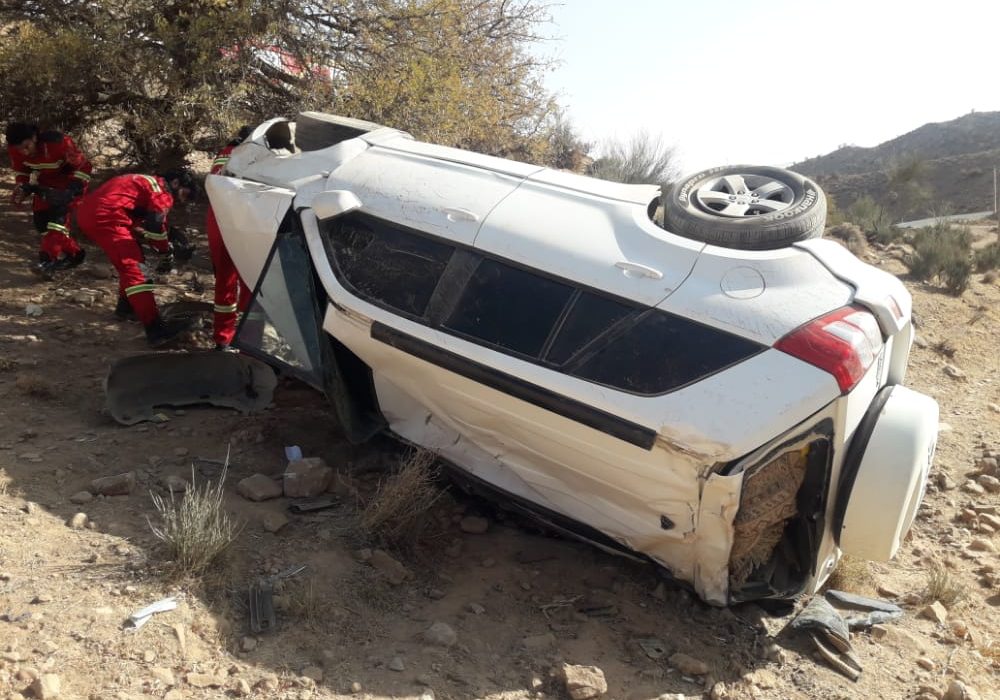 واژگونی خودرو در جاده شیراز کازرون یک کشته داشت