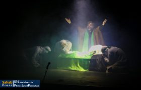 گزارش تصویری | اجرای نمایش «بیرق ماندگار» در شیراز‎‎
