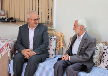 دیدار مدیر عامل شرکت نمایشگاه های بین المللی فارس با خانواده محترم شهید محمد حسنی