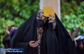 گزارش تصویری | مراسم احیای سومین شب از لیالی قدر در جوار آرامگاه حافظ شیرازی