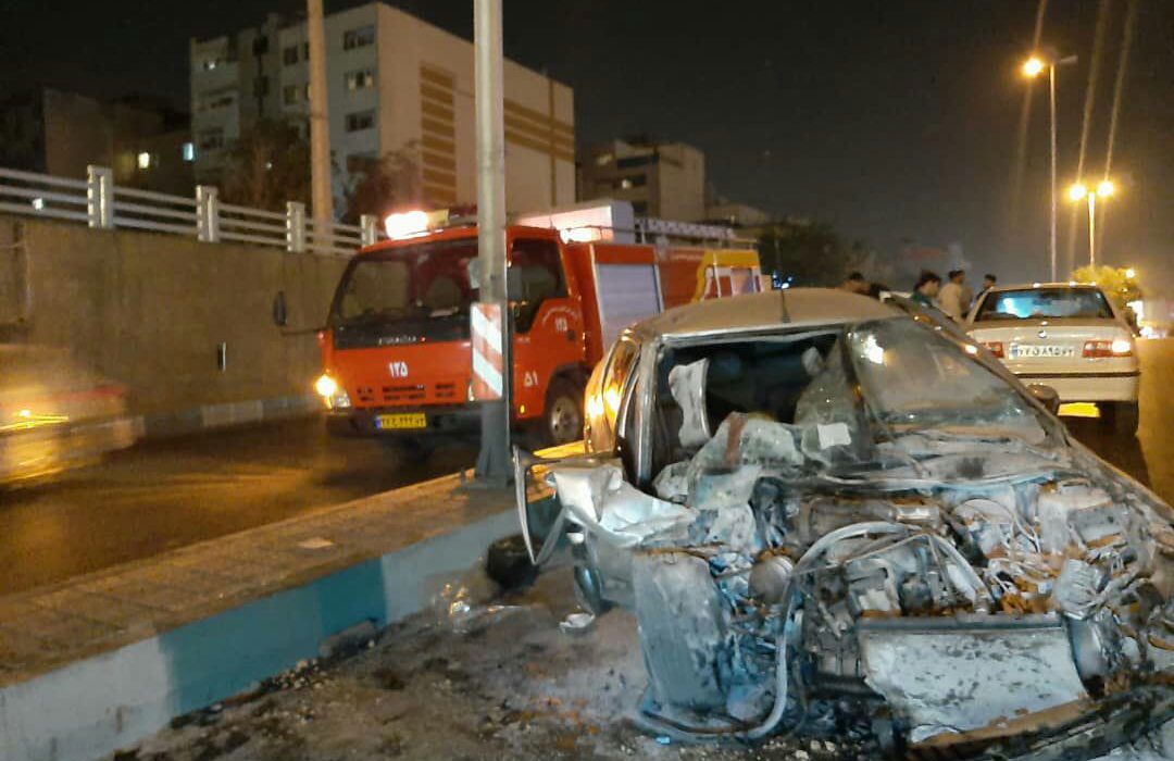 تصادف منجر به حریق ۲۰۶ و مصدومیت شدید سه سرنشین در شیراز