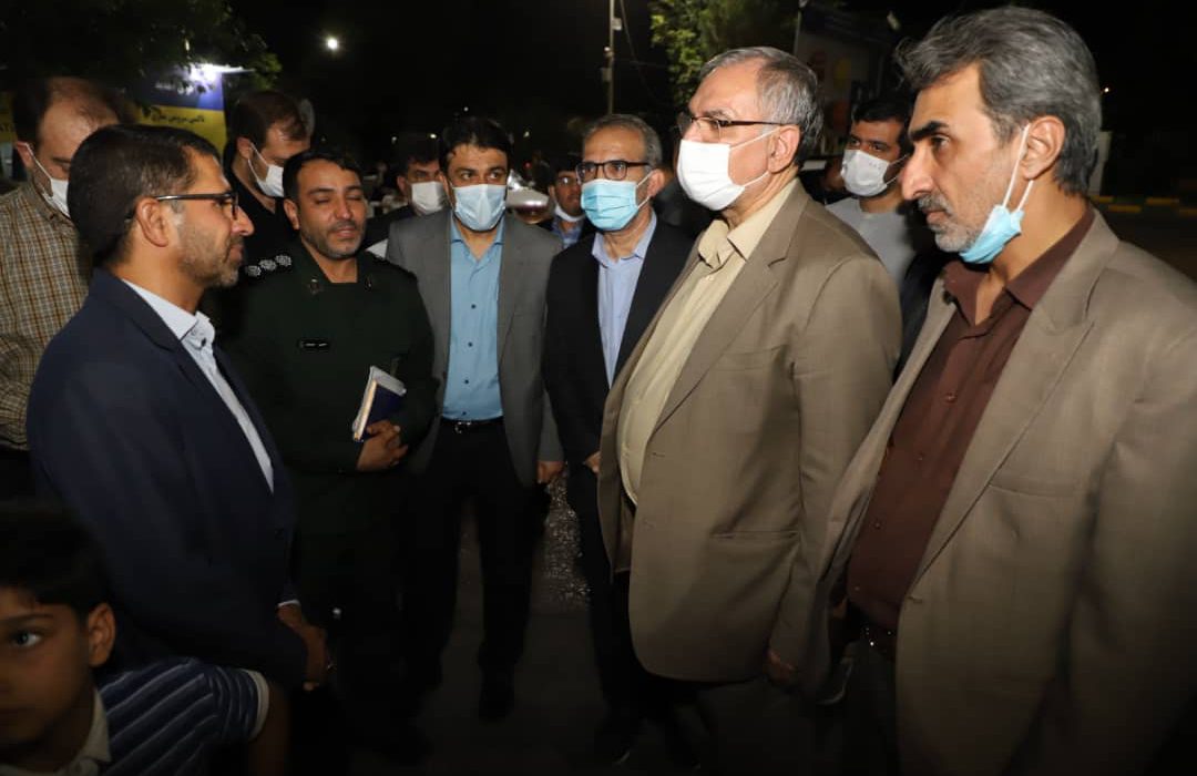 دیدار وزیر بهداشت با خانواده بانوی شهید مدافع سلامت در شیراز