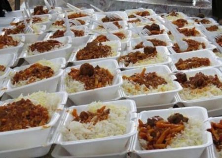 پخت و توزیع بیش از ۵ هزار دست غذای گرم در مناطق محروم فسا