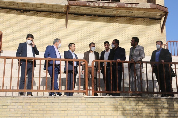 فرماندار شهرستان شیراز از مشکلات زیرساختی صدرا بازدید کرد