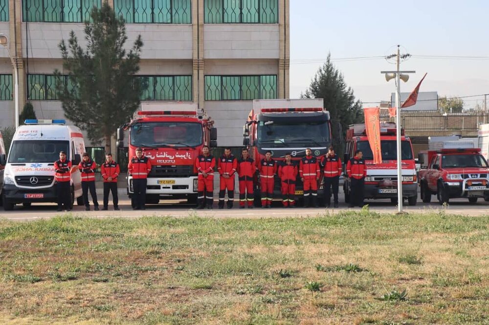 همراهی آتش‌نشانان شیراز در طرح ترافیکی انتظامی زمستانه
