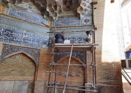 مرمت کتیبه مسجد جامع عتیق شیراز کامل شد