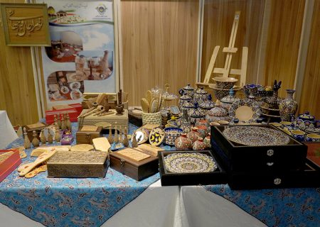 برپایی نمایشگاه محصولات مددجویان فارس در دهه فجر