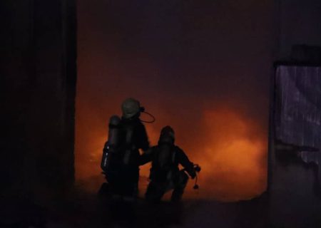 آتش سوزی انبار ضایعات در روستای گچی شیراز 