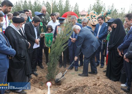 گزارش تصویری | آیین بزرگداشت روز درختکاری در بوستان ۵۷هکتاری مادر