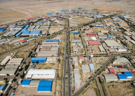 اجرای خط انتقال آب و برق شهرک صنعتی فتح آباد مرودشت سرعت میگیرد