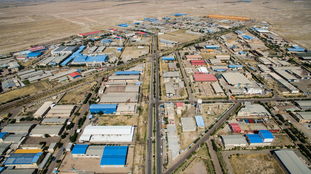 اجرای خط انتقال آب و برق شهرک صنعتی فتح آباد مرودشت سرعت میگیرد