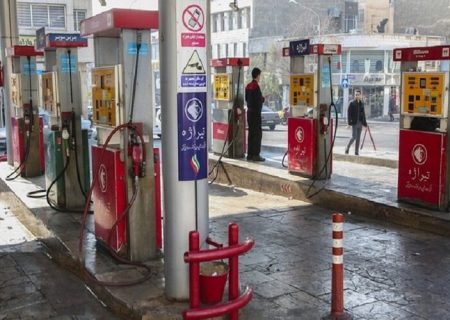 ساماندهی کارت‌های سوخت جایگاه‌ها/علت محدودیت عرضه بنزین سوپر در فارس