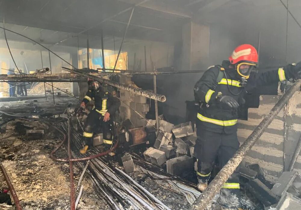 آتش سوزی ساختمان یک هتل در حال ساخت در شیراز