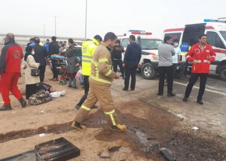 واژگونی یک‌ خودرو در شیراز با یک فوتی و ۵ مصدوم
