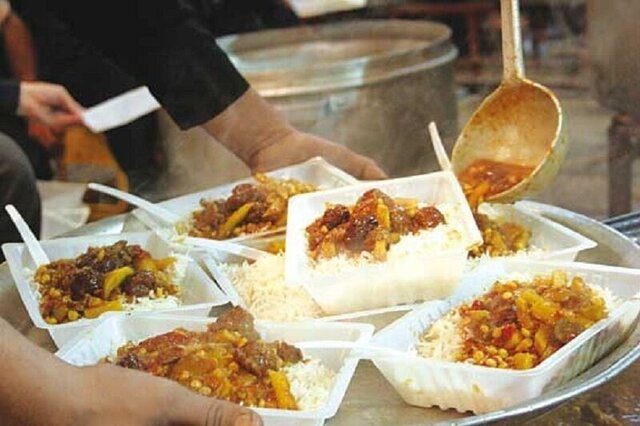 طبخ و توزیع ۳۰ هزار پرس غذای گرم در فارس