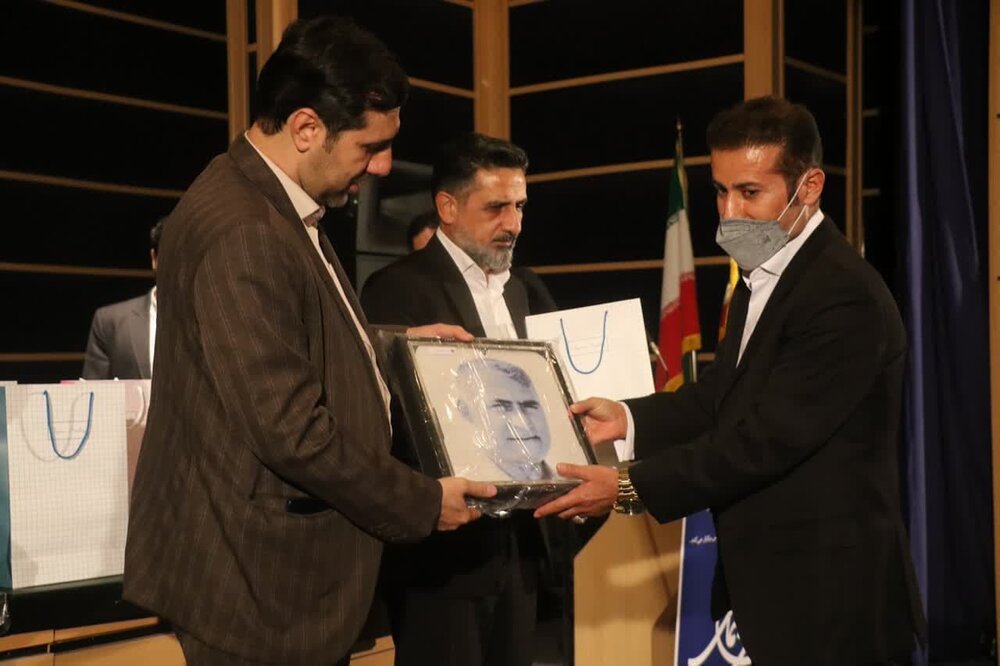 تکریم شهدای حرم شاهچراغ(ع) در جشن «سینمای مهر ایران»