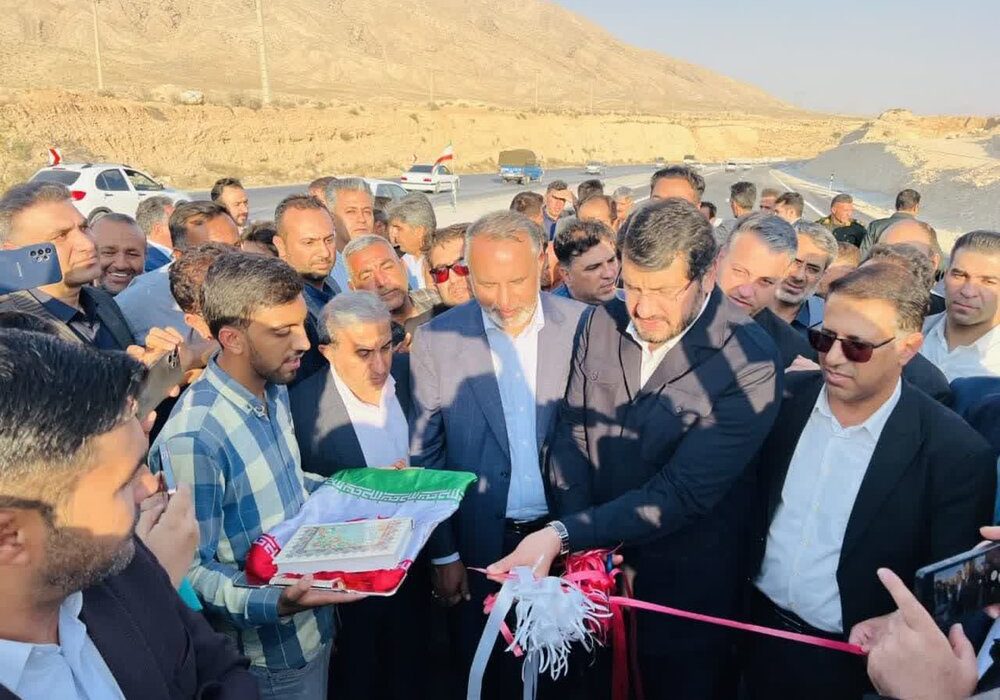 افتتاح ۱۰۱ کیلومتر بزرگراه و راه اصلی در فارس