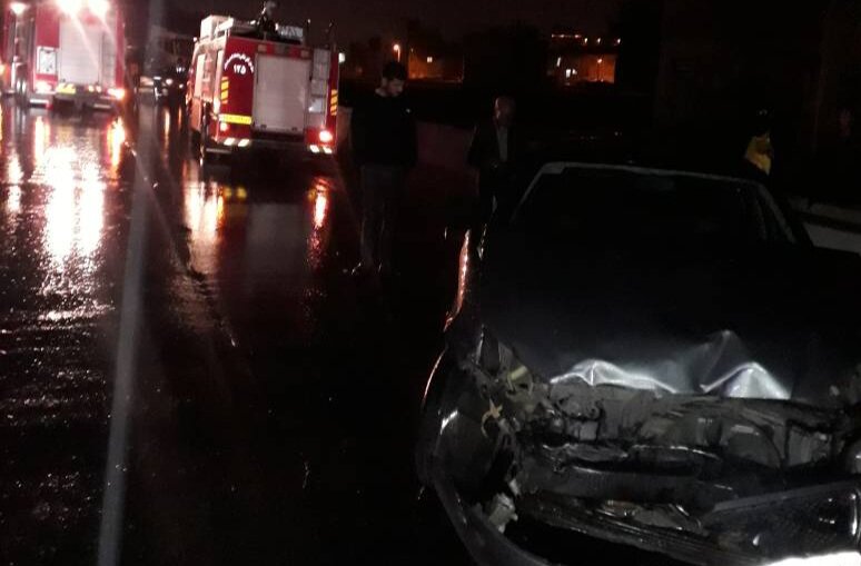وقوع دو حادثه رانندگی همزمان با بارش باران در شیراز