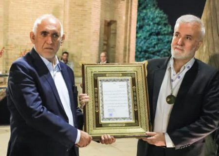 پزشکان از سیره ابوعلی سینا الگوبرداری می‌کنند/ اعطای نشان اهدای عضو به شهردار شیراز