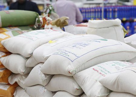توزیع ۶۰  تن شکر و برنج تنظیم بازار ویژه خانوار در شهرستان مرودشت