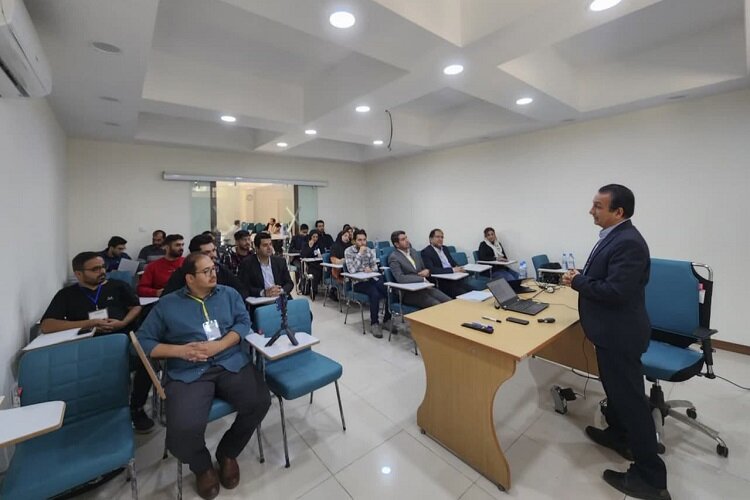 اجرای رویدادِ «مسیر: تجاری‌سازی پایان‌نامه‌های دانشگاهی» در دانشگاه شیراز