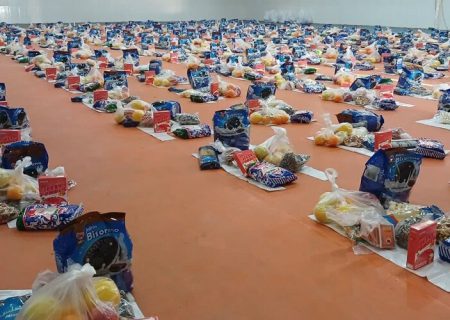 توزیع بیش از ۲۵۰۰ بسته «یلدای مهدوی» در کازرون