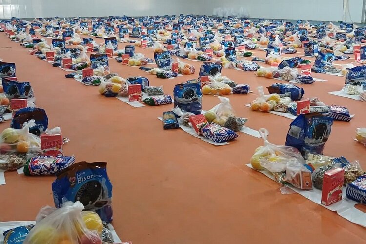توزیع بیش از ۲۵۰۰ بسته «یلدای مهدوی» در کازرون