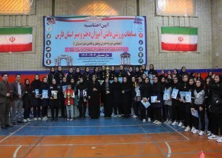 موفقیت دختران دانش‌آموز دوره دوم متوسطه ناحیه سه شیراز در مسابقات بدمینتون