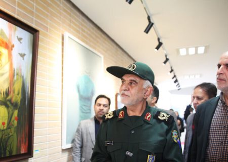 نمایشگاه هنرهای تجسمی ایثار منطقه ۵ کشور در شیراز افتتاح شد