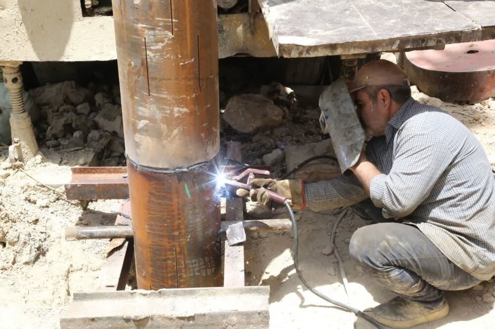 آغاز عملیات نوسازی و کف‌شکنی چاه‌ها در شیراز