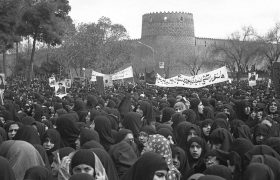 هم‌پای انقلاب در نقاط مرکزی شیراز