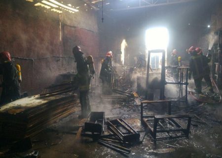 آتش‌سوزی در کارگاه ضایعاتی در شیراز؛ ۶ نفر دچار سوختگی شدند