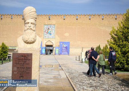 گزارش تصویری | حضور پرشور و بازدید گردشگران از محور زندیه شیراز