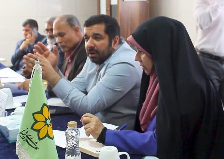 برپایی میزهای خدمت تخصصی در مناطق شهرداری شیراز