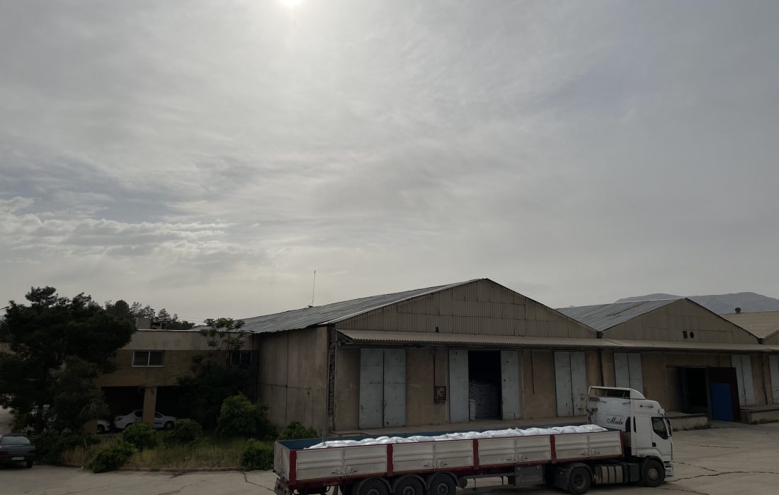 از آغاز سال جاری تا پایان اردیبهشت ماه مقدار ۹۵۸ تن کود کشاورزی بین انبار کارگزاران شهرستان کوار توزیع شد