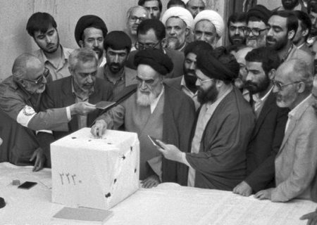 ‌کار بزرگ امام خمینی(ره) ورود به عرصه اجرا بود
