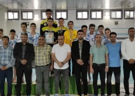 رقابت شنای دانش‌آموزان پسر استان فارس پایان یافت
