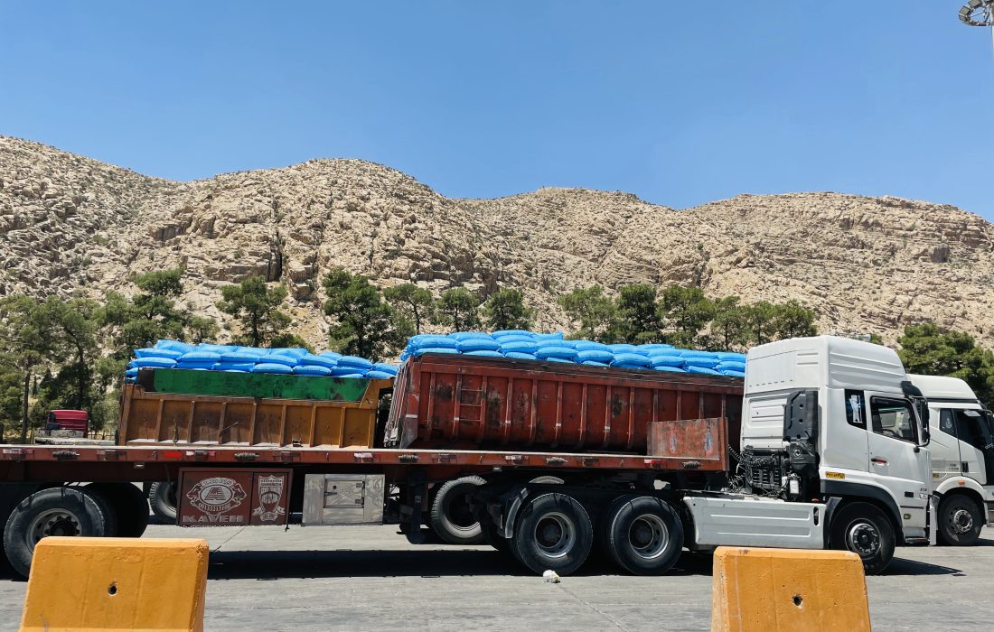 توزیع انواع کودهای ازته،فسفاته و پتاسه از مبدأ پتروشیمی شیراز و انبارهای سازمانی شعبه به شهرستان اقلید