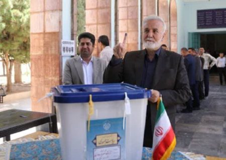 مردم با حضور در انتخابات به ادامه راه شهید رئیسی رأی می‌دهند