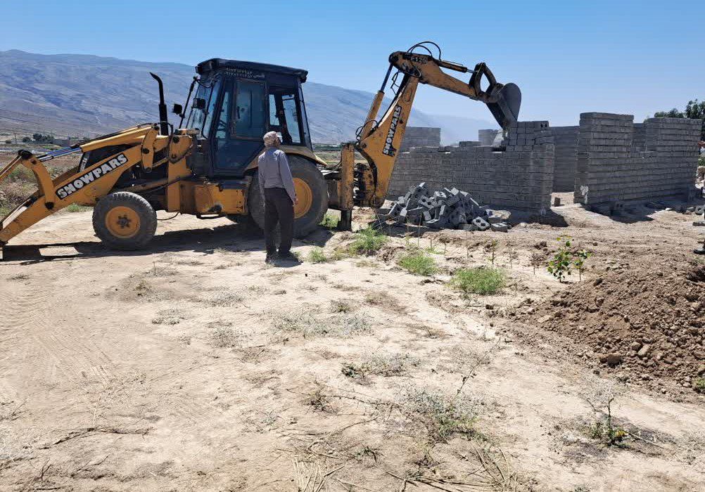 استمرار قلع و قمعِ تغییر کاربری‌های غیر مجاز در اراضی کشاورزی فیروزآباد