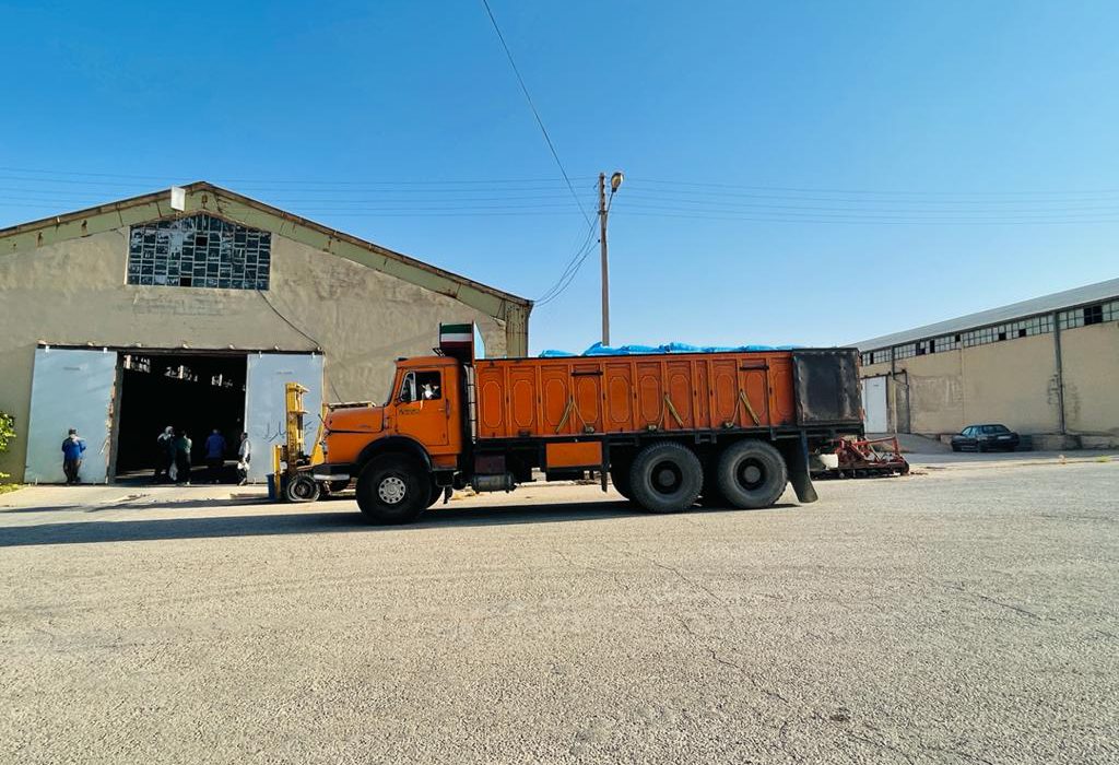 شرکت خدمات حمایتی کشاورزی استان فارس مقدار ۳۲ تن کود اوره بین کارگزاران شهرستان فراشبند توزیع کرد