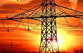 شبکه برق کشور تحت فشار نصابهای جدید اوج مصرف/ هموطنان مصرف برق را کاهش دهند