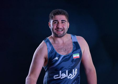 نشان طلای کشتی فرنگی آسیا بر گردن ورزشکار استان فارس
