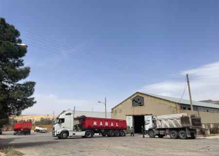 شرکت خدمات حمایتی کشاورزی استان فارس مقدار ۲۴۰ تن نهاده کشاورزی به استان اصفهان توزیع کرد
