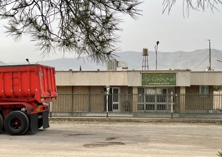 توزیع بیش از ۳۰۰ تن کود کشاورزی فسفاته از انبار شرکت خدمات حمایتی کشاورزی استان فارس در سطح استان