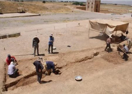 شناسایی یک چاه تاریخی در نقش رستم / مسیر جویبارهای فصلی پاکسازی شد