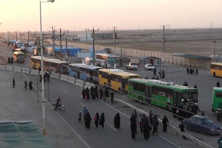 ‌خدمات‌رسانی ۹۰ دستگاه اتوبوس شهرداری شیراز به زائرین اربعین در مرز شلمچه