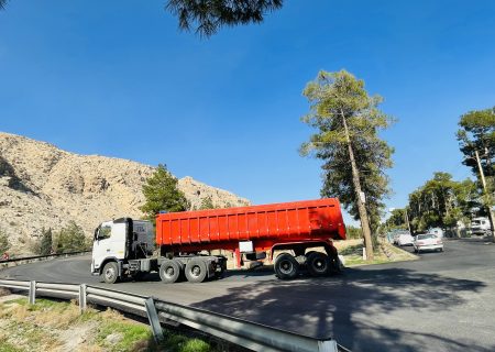 در چهار ماه نخست سال جاری بیش از ۵۰۰ تن کود کشاورزی اوره شرکت خدمات حمایتی کشاورزی استان فارس بین کارگزاران در سطح شهرستان بوانات توزیع شد