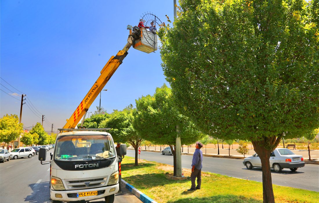 نصب اِلمان های نوری در معابر شهر صدرا