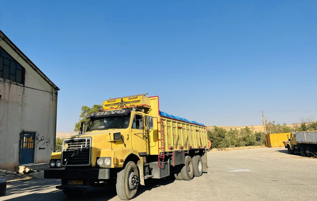 در نیمسال نخست سال جاری بیش از ۴ هزار تن انواع کود کشاورزی از سهمیه مصوب شرکت خدمات حمایتی کشاورزی استان فارس بین انبار کارگزاران در سطح شهرستان زرقان توزیع شد